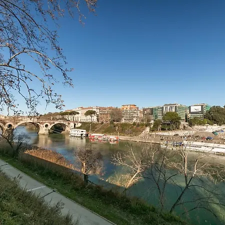 R.c. Giulio Cesare. Loft In Centro 罗马