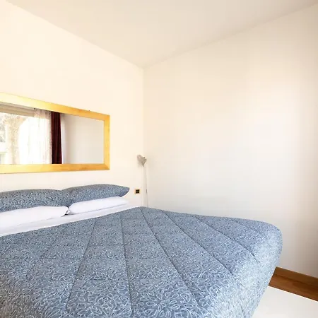 R.c. Giulio Cesare. Loft In Centro 度假居 *